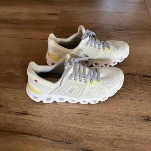 On Cloudswift Shoe 6.5  (white limelight)